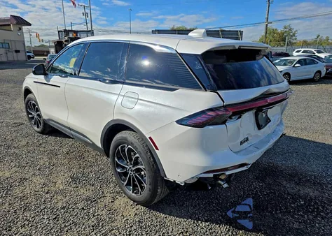 2024 Lincoln Nautilus Premiere z USA, uszkodzony, nr VIN 5LMPJ8J42RJ878069